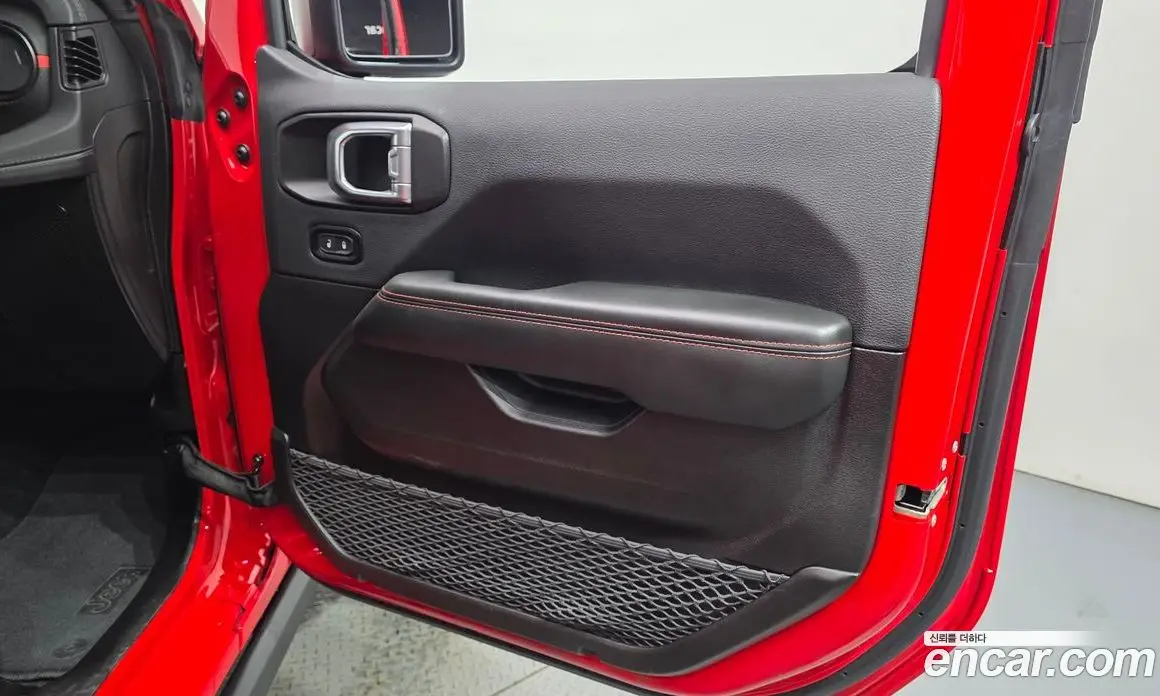 Jeep Wrangler 2024 2.0 автомат (гидро), фото 14