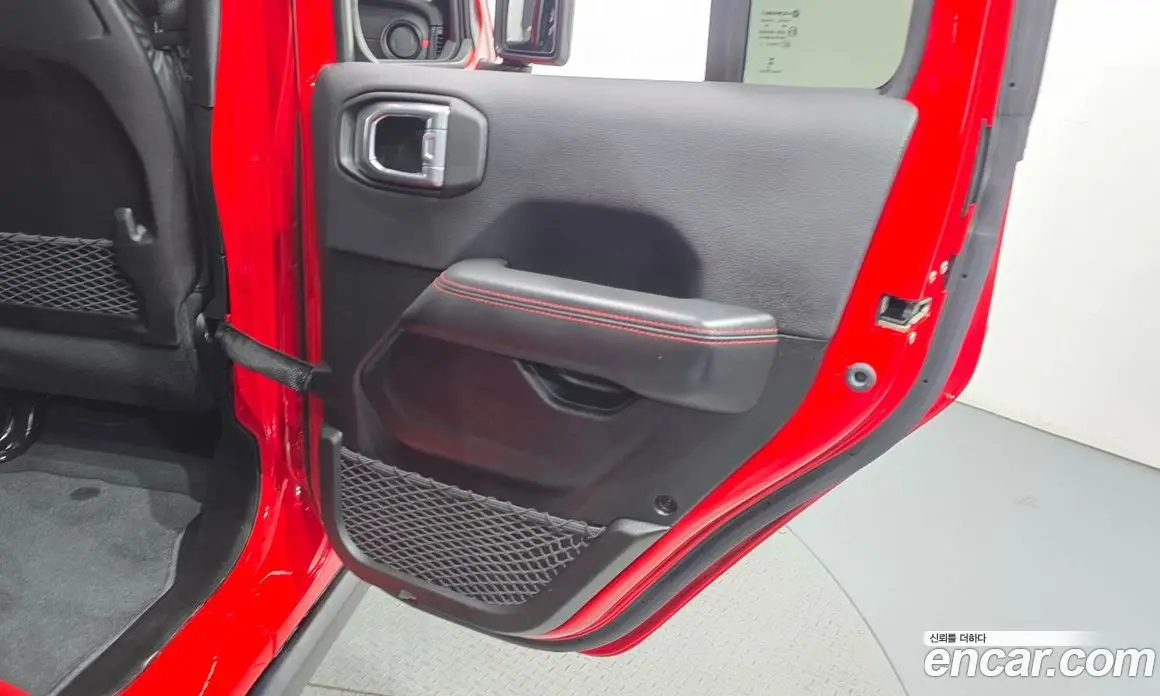Jeep Wrangler 2024 2.0 автомат (гидро), фото 15