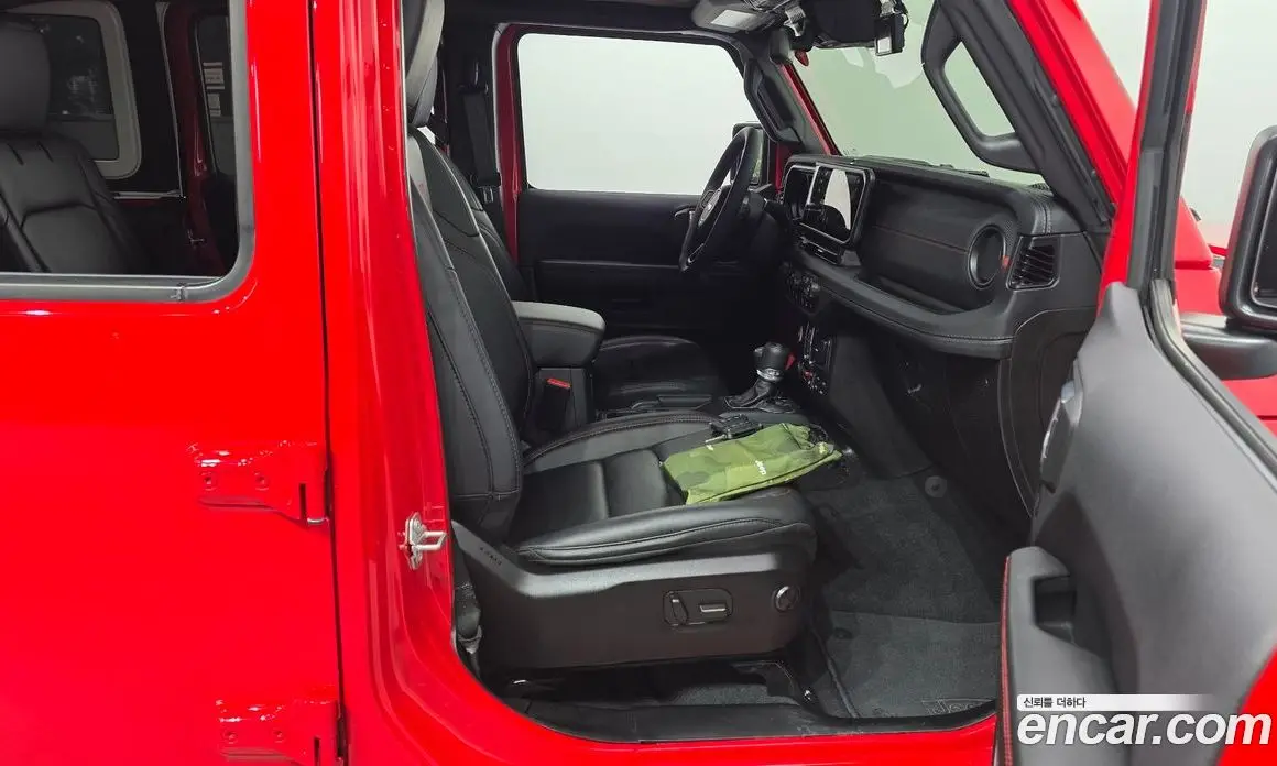 Jeep Wrangler 2024 2.0 автомат (гидро), фото 16