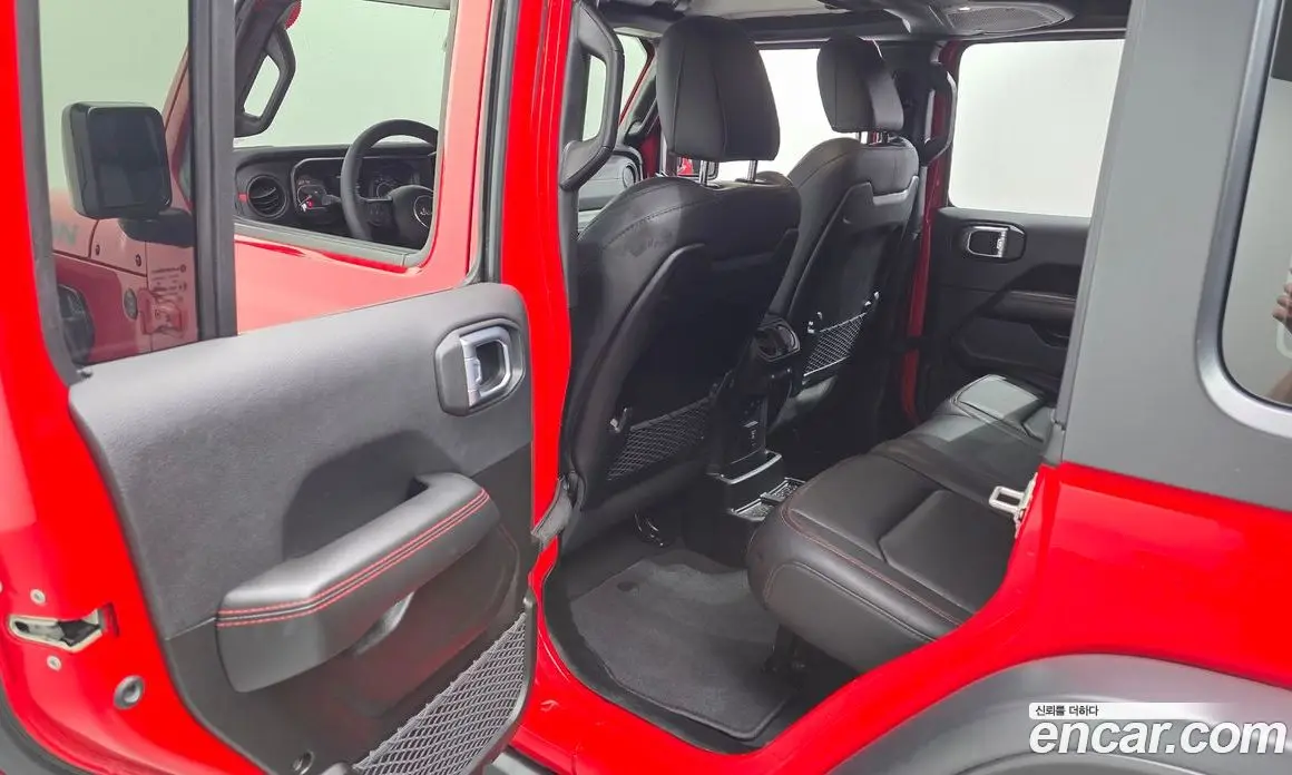 Jeep Wrangler 2024 2.0 автомат (гидро), фото 18