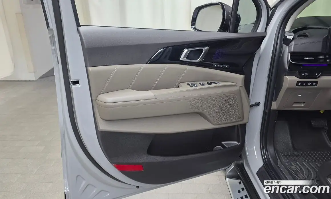 Kia Carnival 2025 1.6 автомат (гидро), фото 13