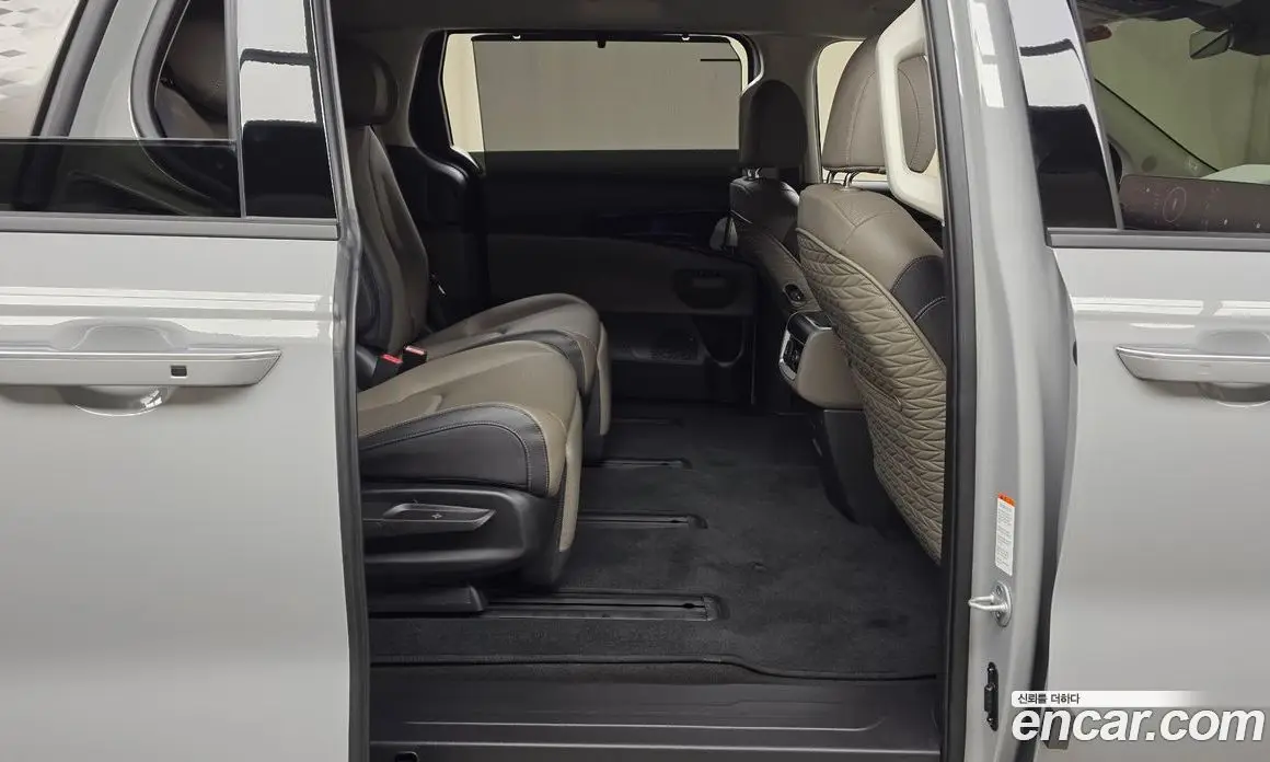 Kia Carnival 2025 1.6 автомат (гидро), фото 16