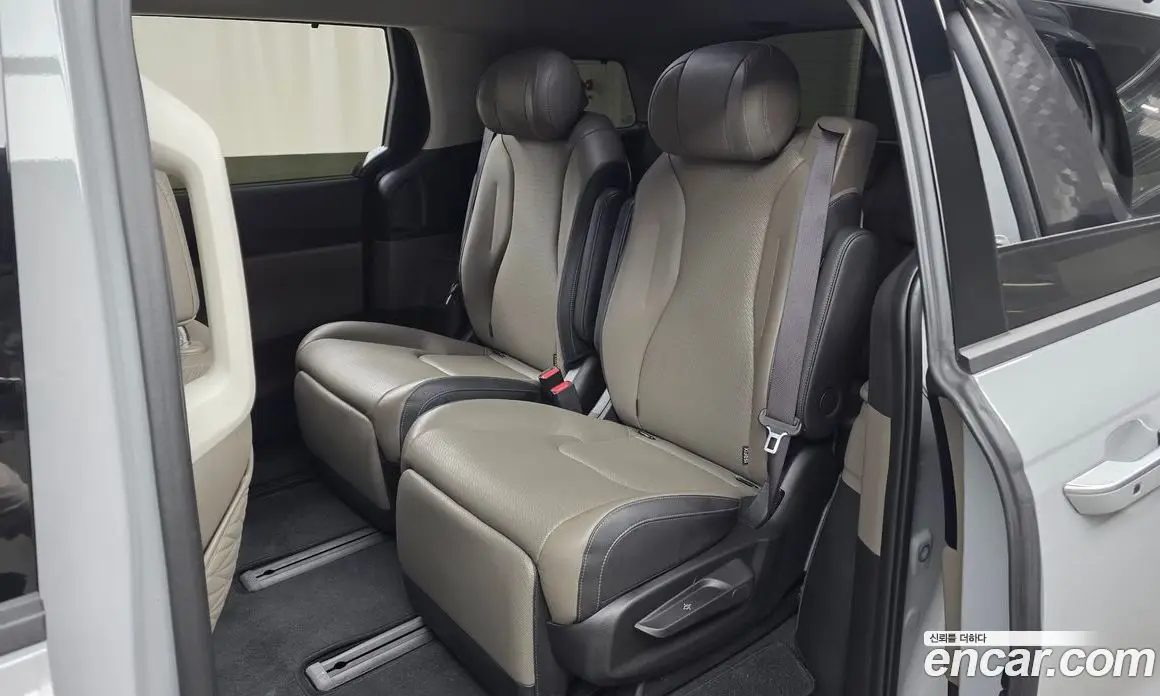 Kia Carnival 2025 1.6 автомат (гидро), фото 17