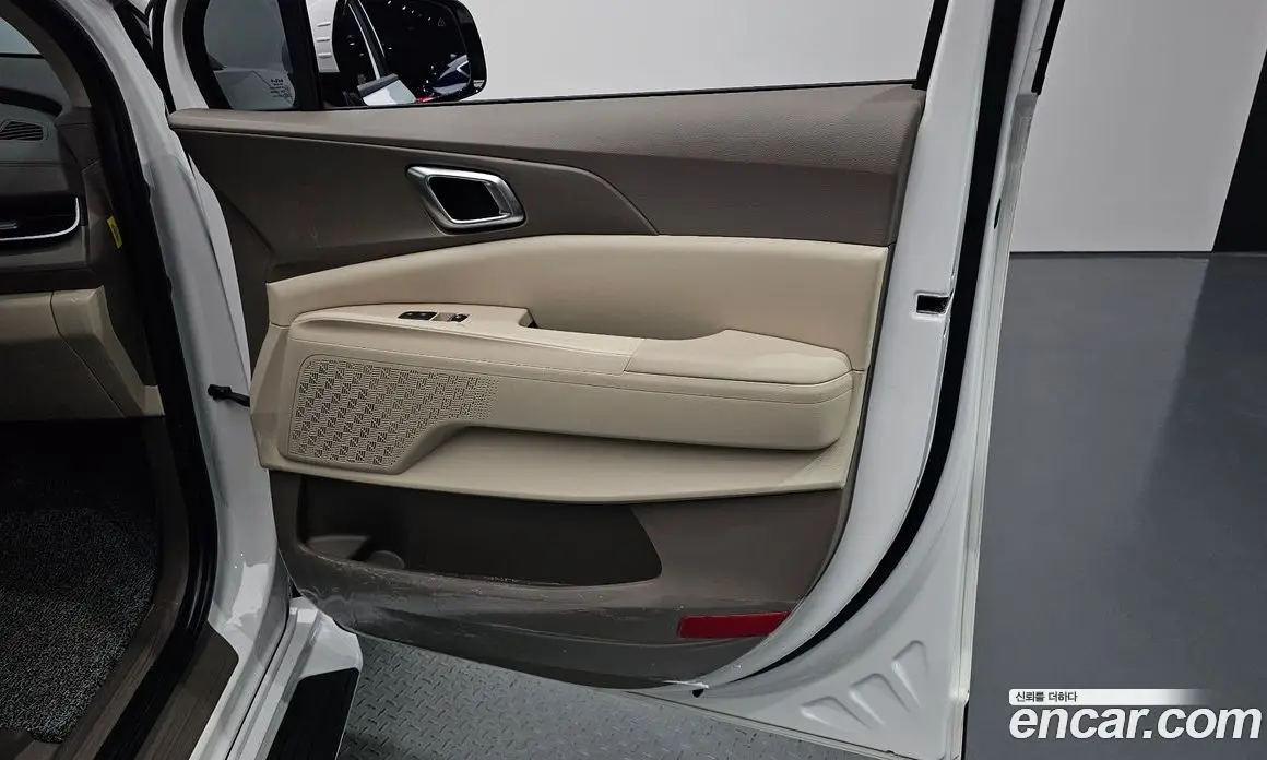 Kia Carnival 2025 2.2 автомат (гидро), фото 14 Kia Carnival 2025 2.2 автомат (гидро), фото 14