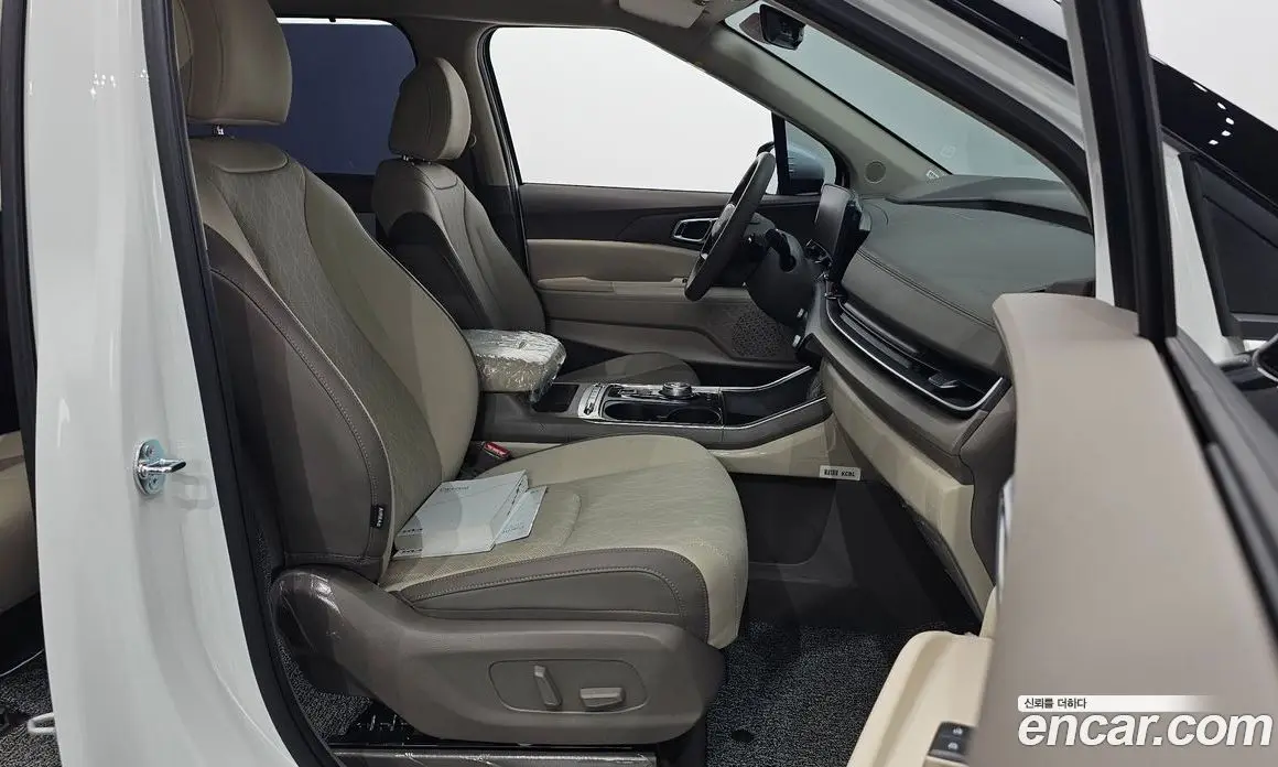 Kia Carnival 2025 2.2 автомат (гидро), фото 15 Kia Carnival 2025 2.2 автомат (гидро), фото 15