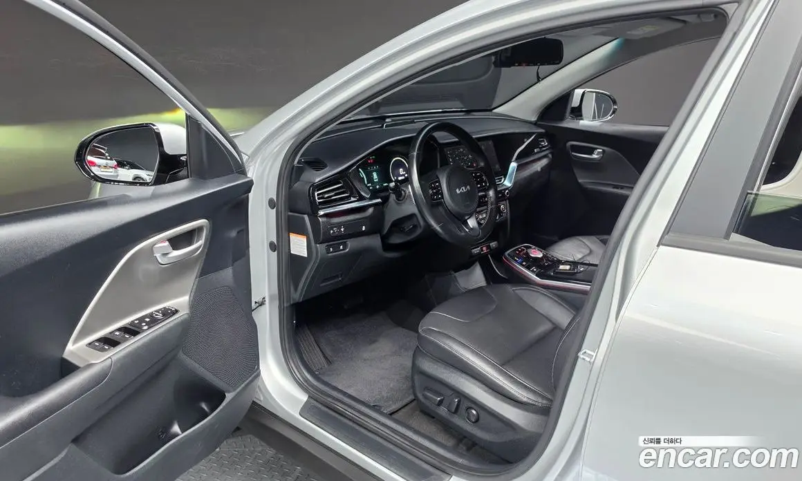 Kia Niro 2022 0.2 автомат (гидро), фото 12 Kia Niro 2022 0.2 автомат (гидро), фото 12
