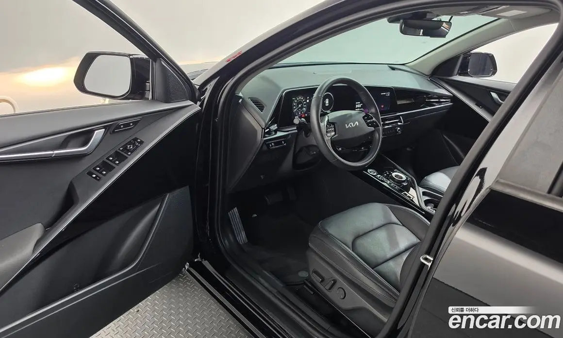 Kia Niro 2023 0.2 автомат (гидро), фото 13