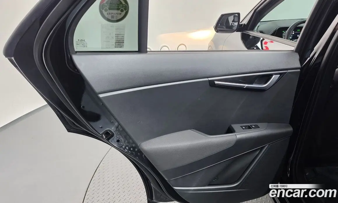 Kia Niro 2023 0.2 автомат (гидро), фото 15