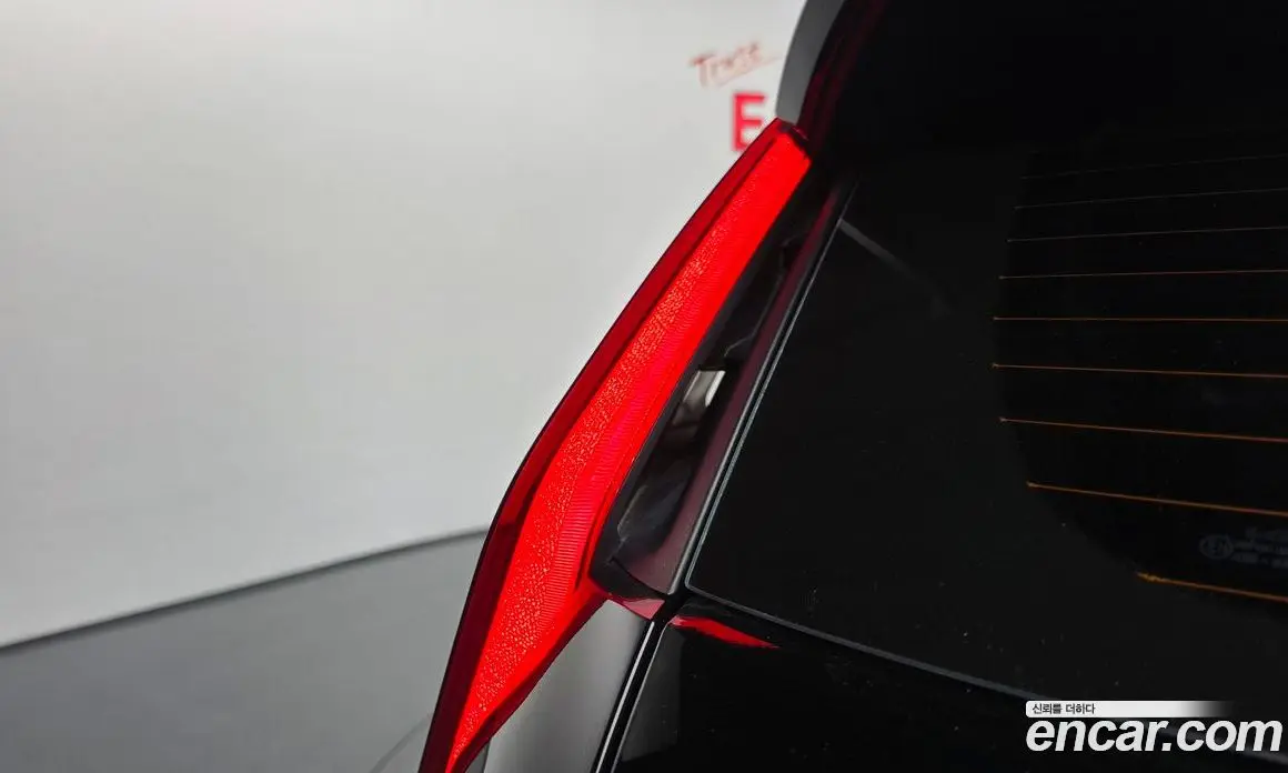 Kia Niro 2023 0.2 автомат (гидро), фото 9
