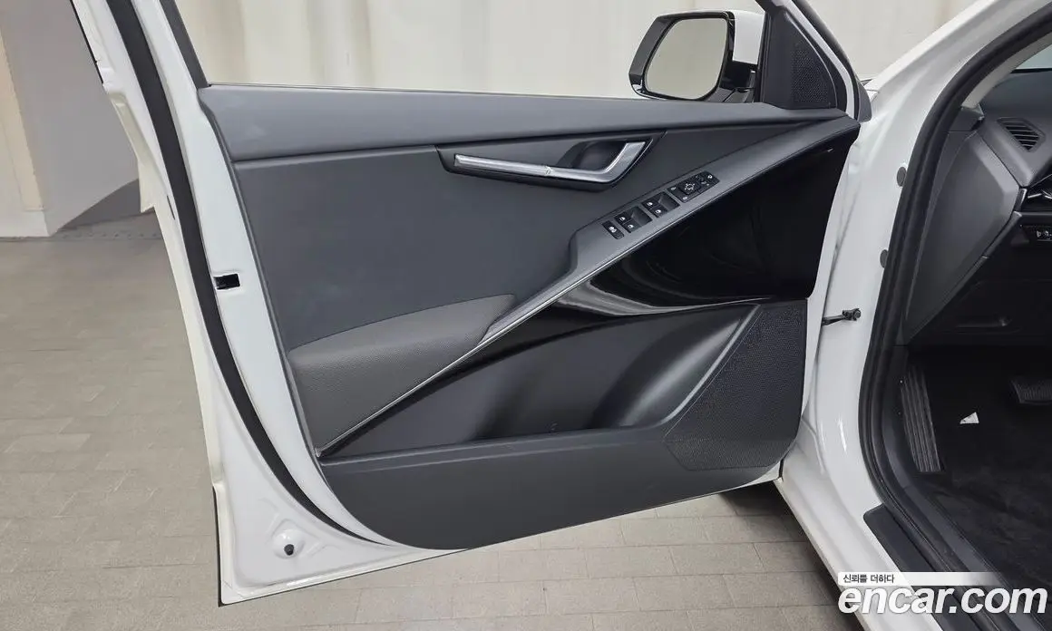 Kia Niro 2023 0.2 автомат (гидро), фото 13 Kia Niro 2023 0.2 автомат (гидро), фото 13