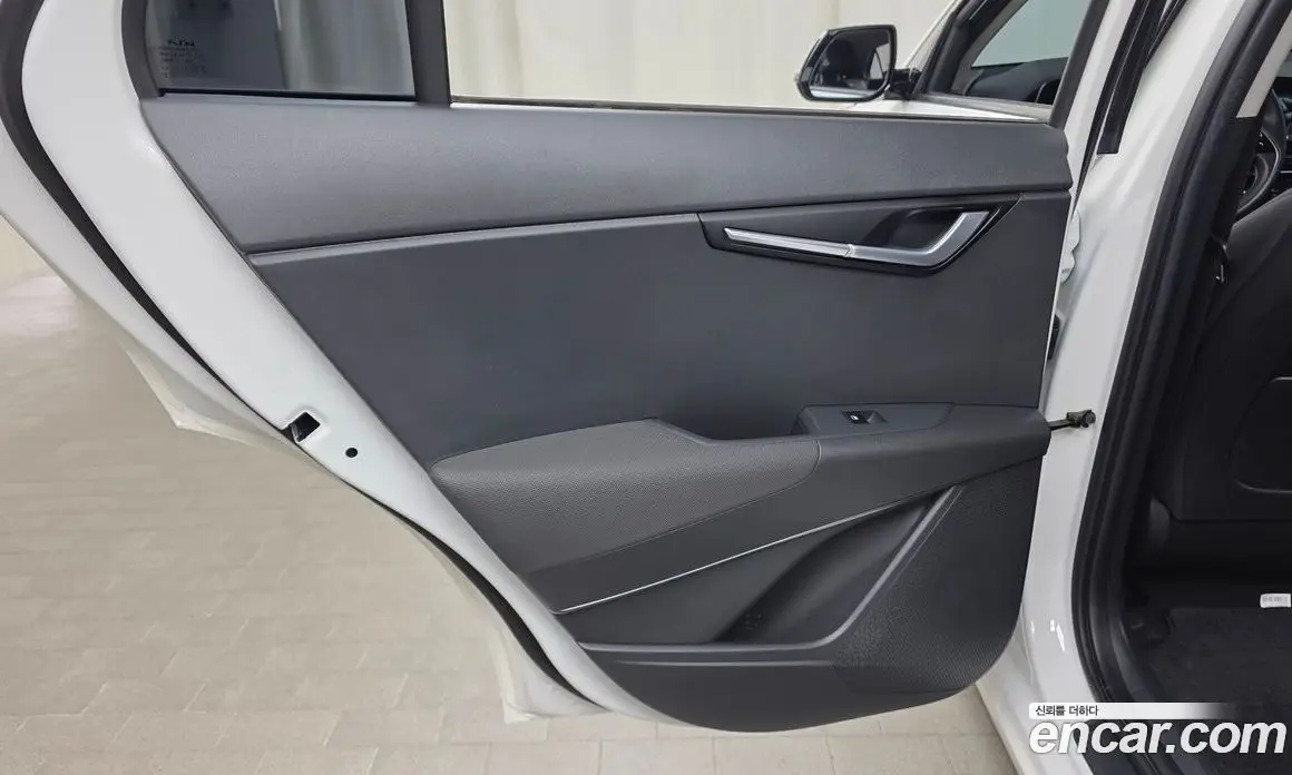 Kia Niro 2023 0.2 автомат (гидро), фото 14 Kia Niro 2023 0.2 автомат (гидро), фото 14
