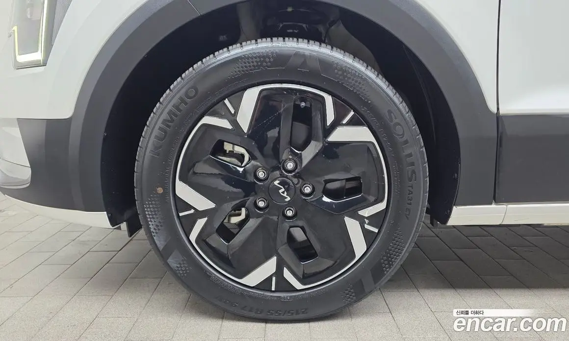 Kia Niro 2023 0.2 автомат (гидро), фото 4 Kia Niro 2023 0.2 автомат (гидро), фото 4