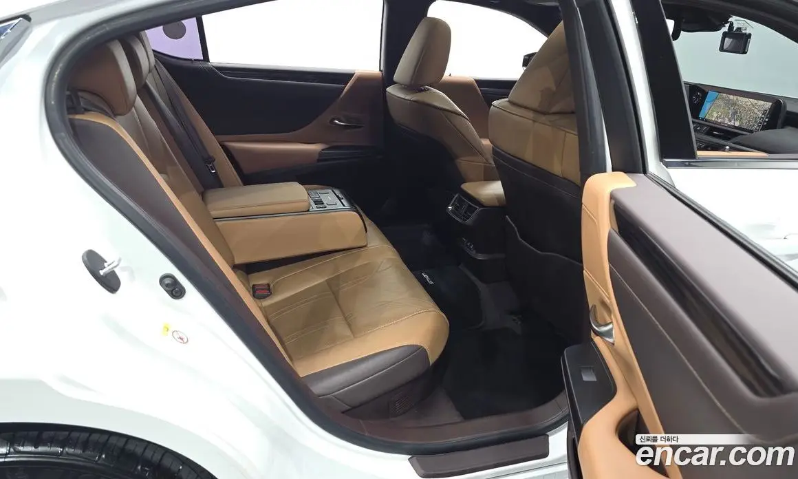 Lexus ES 2019 2.5 автомат (гидро), фото 11 Lexus ES 2019 2.5 автомат (гидро), фото 11