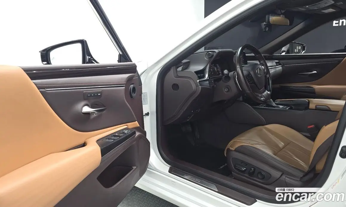 Lexus ES 2019 2.5 автомат (гидро), фото 10 Lexus ES 2019 2.5 автомат (гидро), фото 10