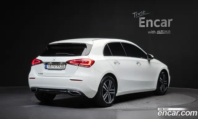 Mercedes-Benz A-Class 2021 2.0 автомат (гидро), миниатюра 2