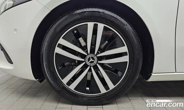 Mercedes-Benz A-Class 2021 2.0 автомат (гидро), миниатюра 5