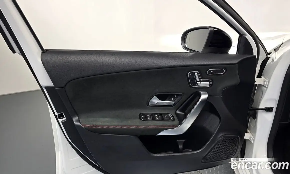 Mercedes-Benz A-Class 2023 2.0 автомат (гидро), фото 14 Mercedes-Benz A-Class 2023 2.0 автомат (гидро), фото 14