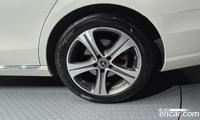 Mercedes-Benz E-Class 2018 2.0 автомат (гидро), миниатюра 7
