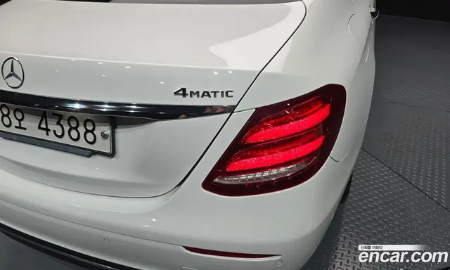 Mercedes-Benz E-Class 2018 2.0 автомат (гидро), миниатюра 9
