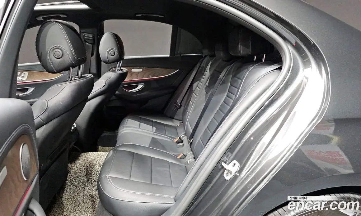 Mercedes-Benz E-Class 2022 2.0 автомат (гидро), фото 16