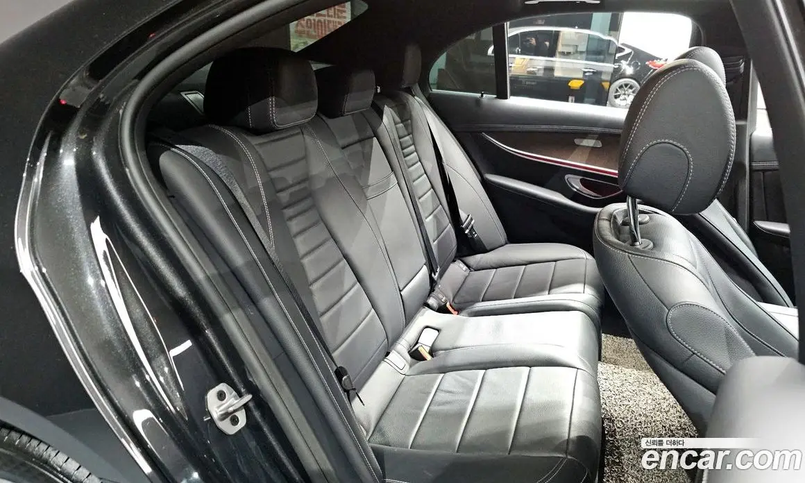 Mercedes-Benz E-Class 2022 2.0 автомат (гидро), фото 17