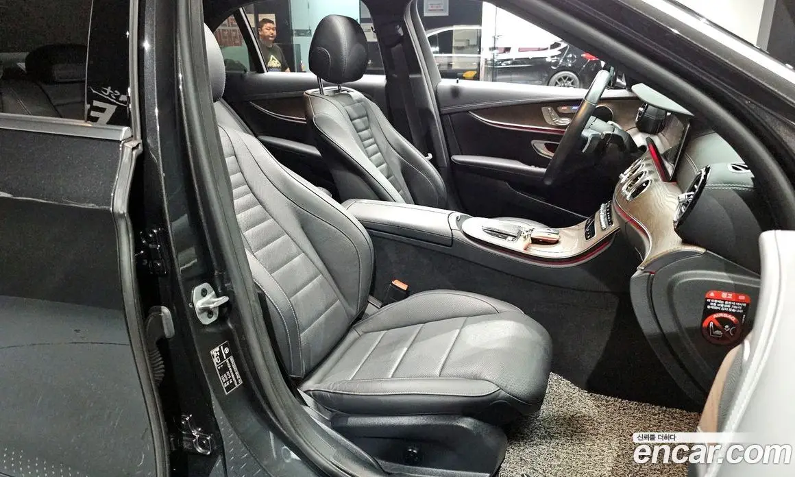 Mercedes-Benz E-Class 2022 2.0 автомат (гидро), фото 18