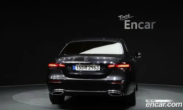 Mercedes-Benz E-Class 2022 2.0 автомат (гидро), миниатюра 4