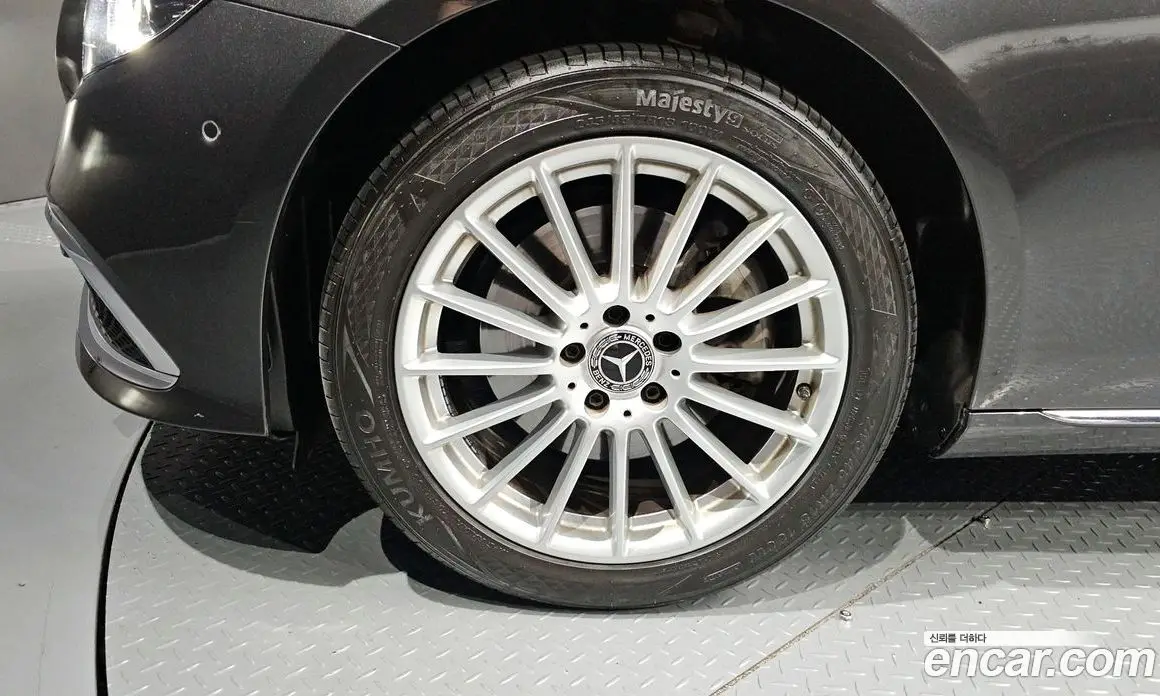 Mercedes-Benz E-Class 2022 2.0 автомат (гидро), фото 5