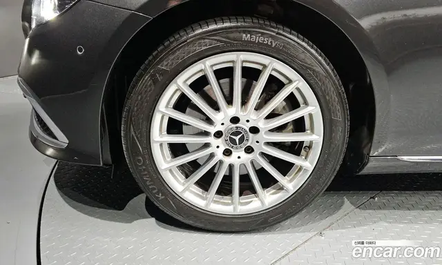 Mercedes-Benz E-Class 2022 2.0 автомат (гидро), миниатюра 5
