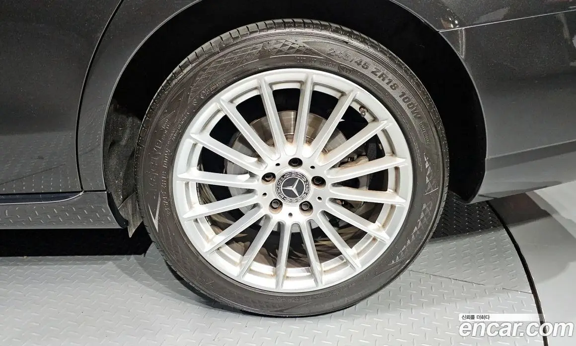 Mercedes-Benz E-Class 2022 2.0 автомат (гидро), фото 7