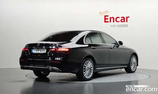 Mercedes-Benz E-Class 2023 1.9 автомат (гидро), миниатюра 2