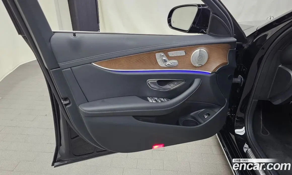 Mercedes-Benz E-Class 2023 1.9 автомат (гидро), фото 14