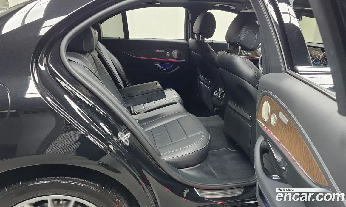 Mercedes-Benz E-Class 2023 1.9 автомат (гидро), фото 18