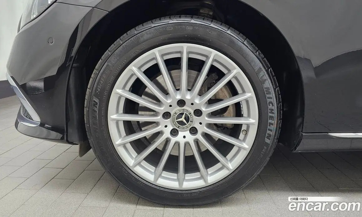 Mercedes-Benz E-Class 2023 1.9 автомат (гидро), фото 5