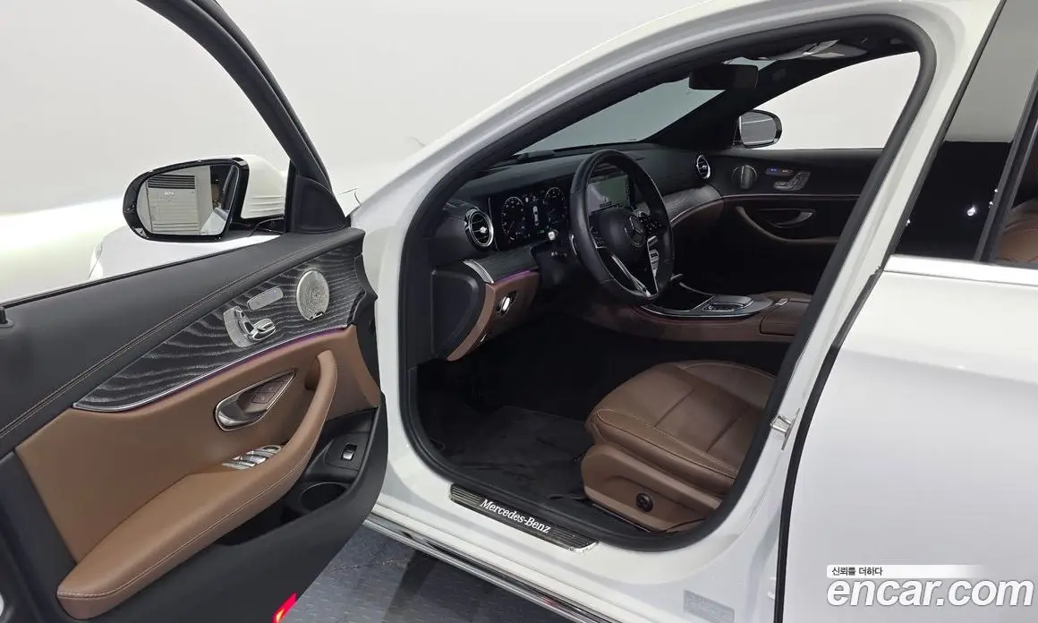 Mercedes-Benz E-Class 2023 2.0 автомат (гидро), фото 13