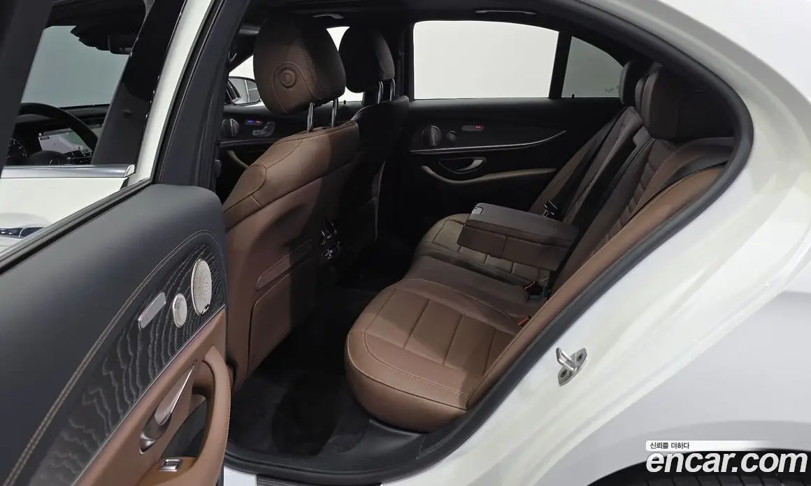 Mercedes-Benz E-Class 2023 2.0 автомат (гидро), фото 16