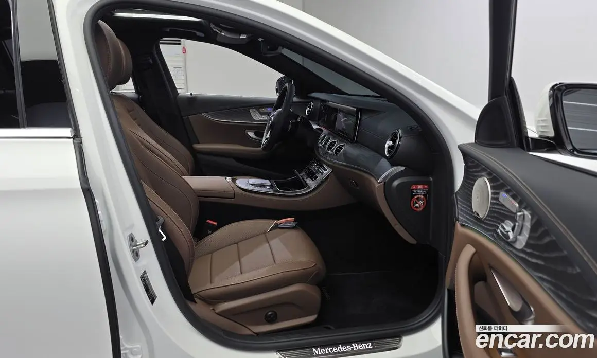 Mercedes-Benz E-Class 2023 2.0 автомат (гидро), фото 18