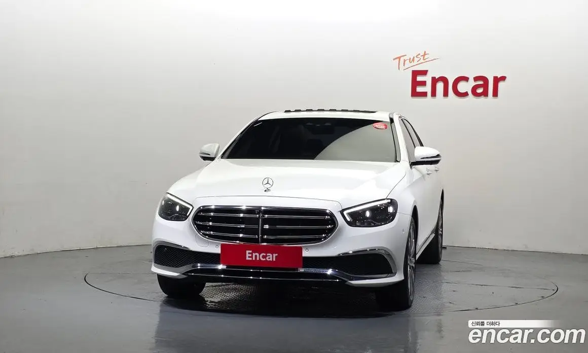 Mercedes-Benz E-Class 2023 2.0 автомат (гидро), фото 3