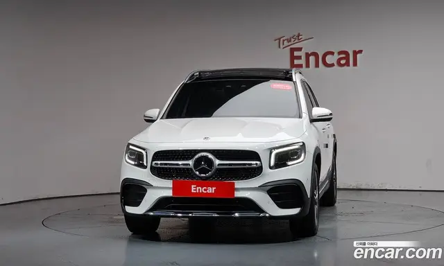 Mercedes-Benz GLB-Class 2023 2.0 автомат (гидро), миниатюра 2