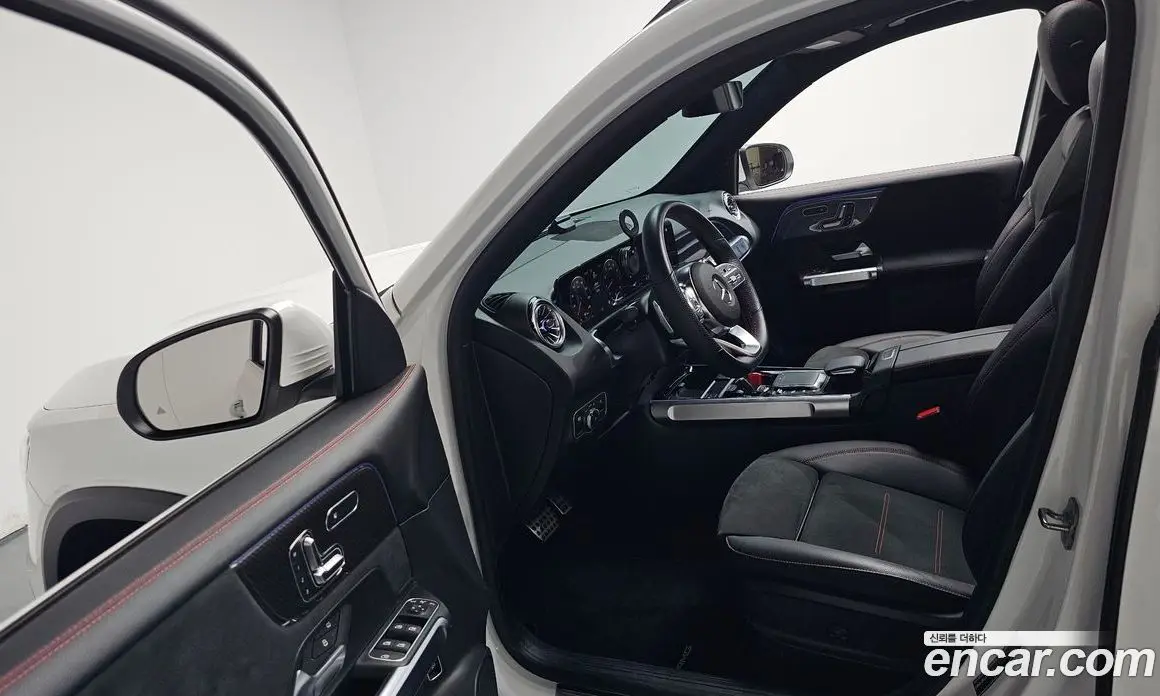 Mercedes-Benz GLB-Class 2023 2.0 автомат (гидро), фото 12