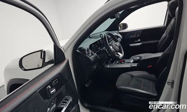 Mercedes-Benz GLB-Class 2023 2.0 автомат (гидро), миниатюра 12