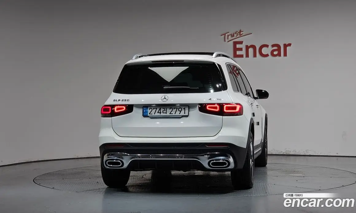 Mercedes-Benz GLB-Class 2023 2.0 автомат (гидро), фото 3