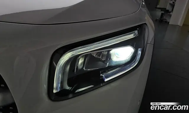 Mercedes-Benz GLB-Class 2023 2.0 автомат (гидро), миниатюра 7