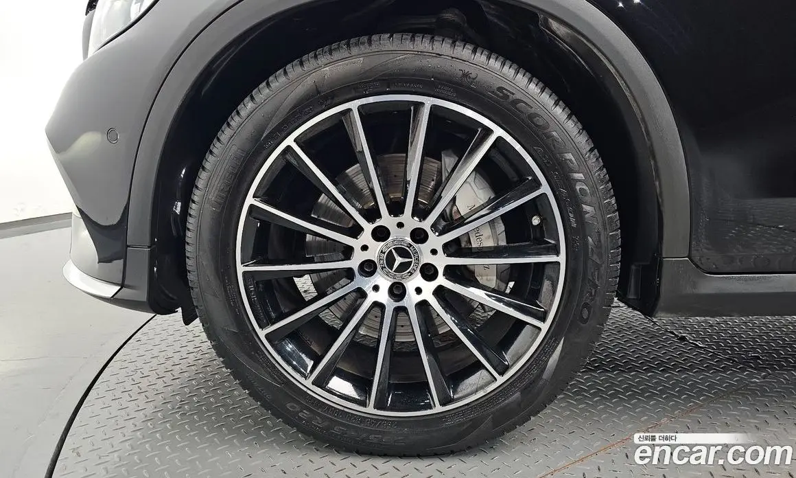 Mercedes-Benz GLC-Class 2019 2.0 автомат (гидро), фото 4 Mercedes-Benz GLC-Class 2019 2.0 автомат (гидро), фото 4