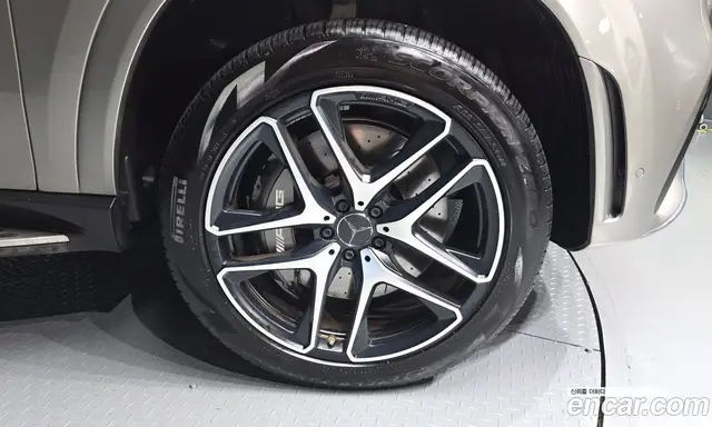 Mercedes-Benz GLE-Class 2023 3.0 автомат (гидро), миниатюра 7