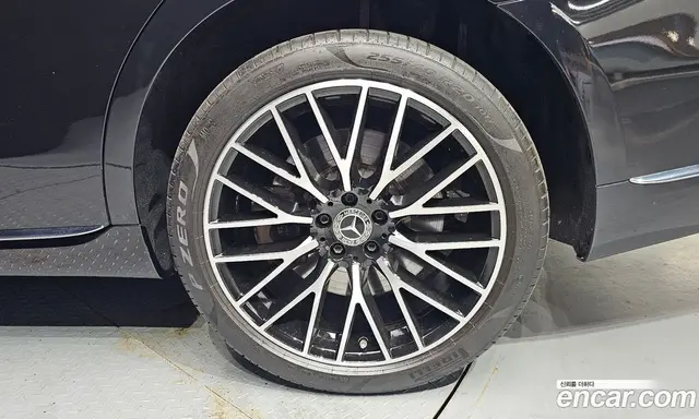 Mercedes-Benz S-Class 2023 4.0 автомат (гидро), миниатюра 7
