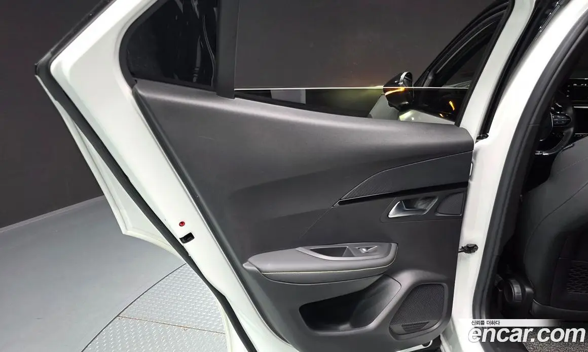 Peugeot 2008 2021 1.5 автомат (гидро), фото 15 Peugeot 2008 2021 1.5 автомат (гидро), фото 15