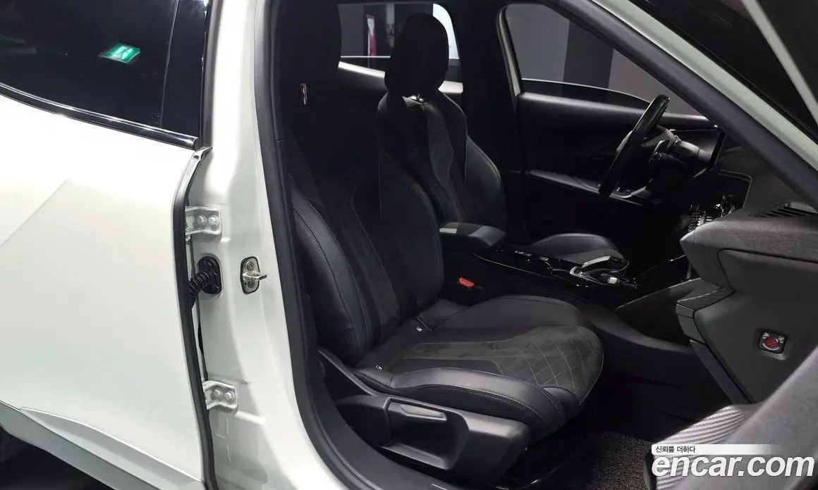 Peugeot 2008 2021 1.5 автомат (гидро), фото 16 Peugeot 2008 2021 1.5 автомат (гидро), фото 16