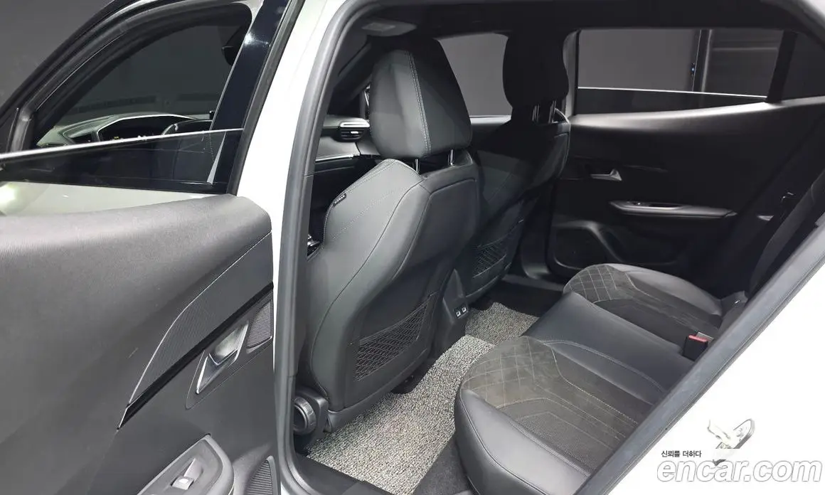 Peugeot 2008 2021 1.5 автомат (гидро), фото 17 Peugeot 2008 2021 1.5 автомат (гидро), фото 17