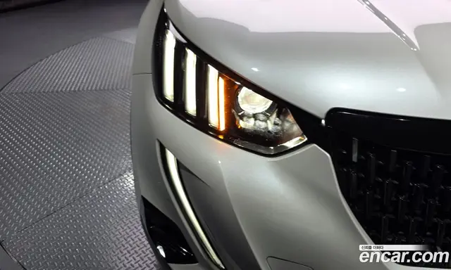 Peugeot 2008 2021 1.5 автомат (гидро), миниатюра 8 Peugeot 2008 2021 1.5 автомат (гидро), миниатюра 8